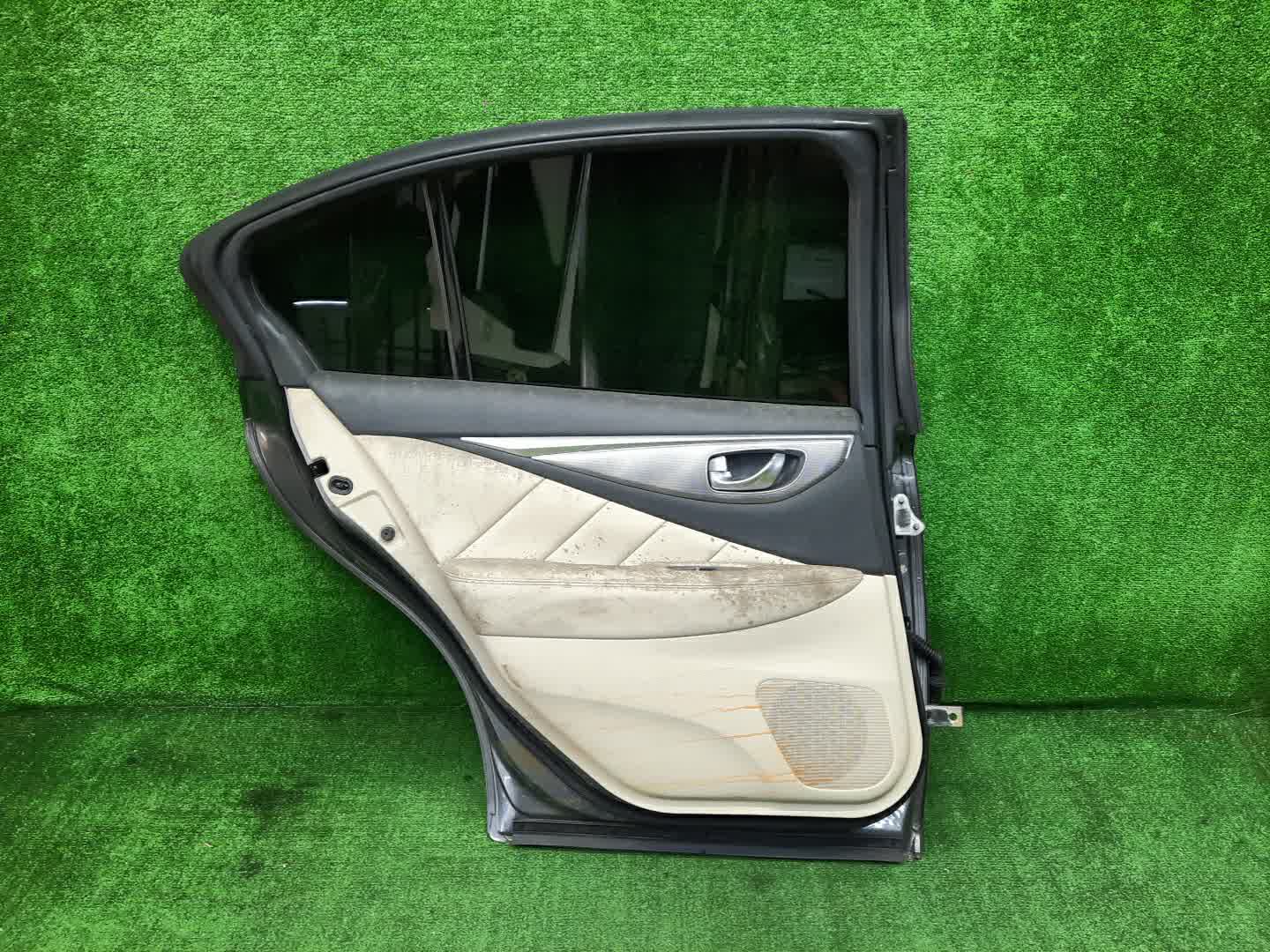 Дверь левая задняя NISSAN SKYLINE HV37 2107 4 ракурс