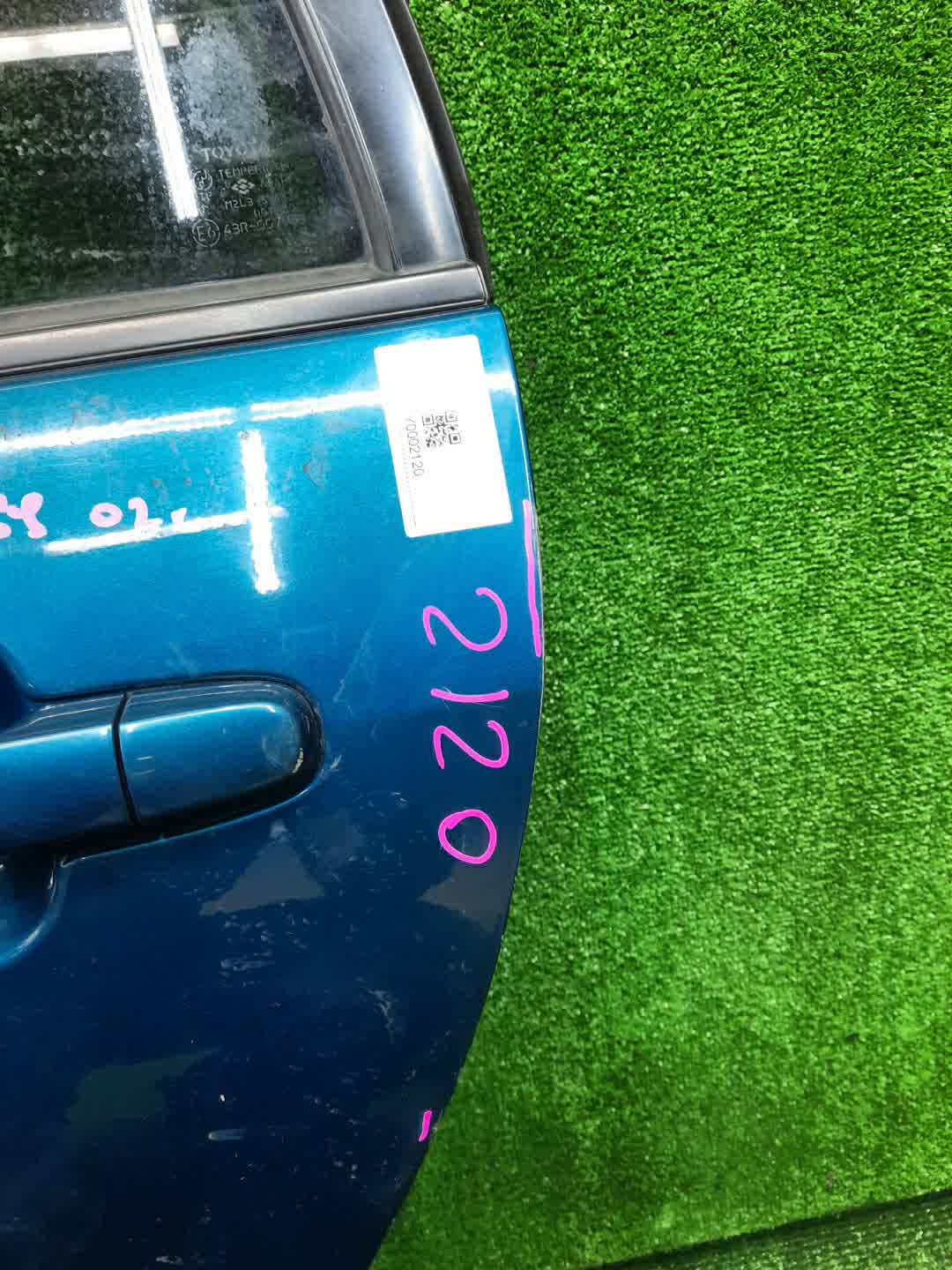Дверь левая задняя TOYOTA COROLLA FIELDER NZE121G, ZZE123G, ZZE124G, ZZE122G, NZE124G 2120 3 ракурс Дверь левая задняя TOYOTA COROLLA FIELDER NZE121G, ZZE123G, ZZE124G, ZZE122G, NZE124G 2120 3 ракурс