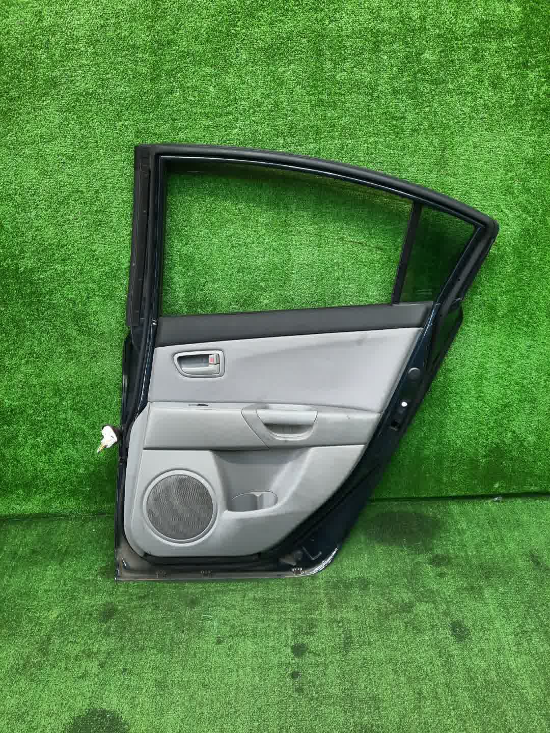 Дверь правая задняя MAZDA AXELA, MAZDA 3, 3 BK5P, BK3P, BKEP, BK SEDAN 4 ракурс