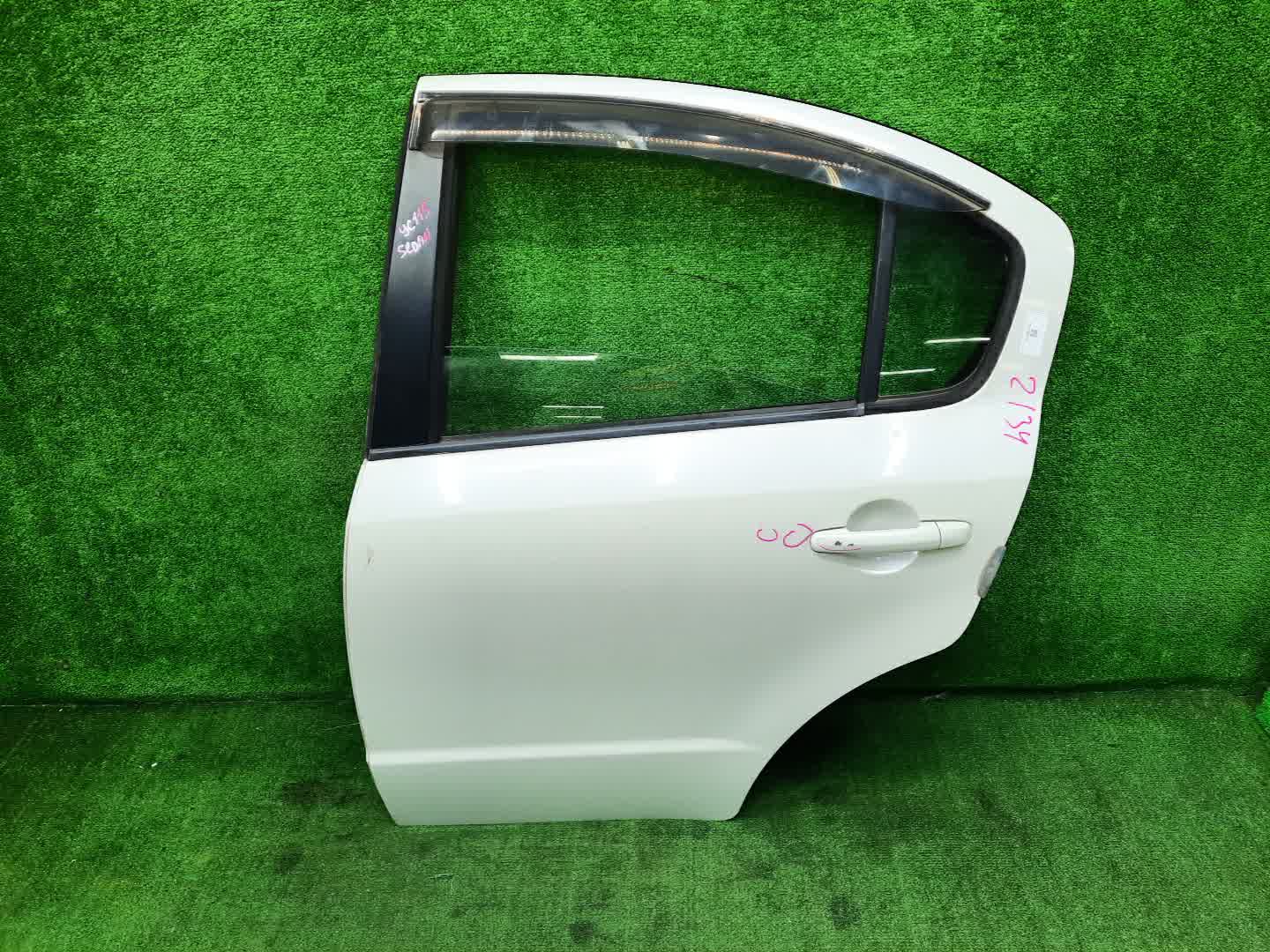 Дверь левая задняя SUZUKI SX4 YC11S 2134 1 ракурс