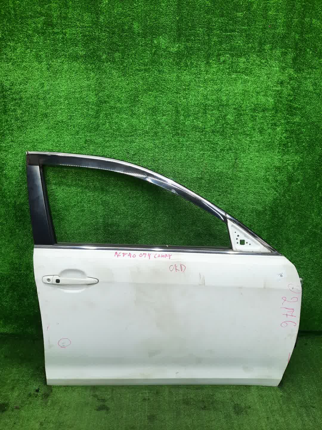 Дверь правая передняя TOYOTA CAMRY, ALTIS AHV40, GSV40, ACV40, ACV45, ACV40N, ACV45N 2176 1 ракурс