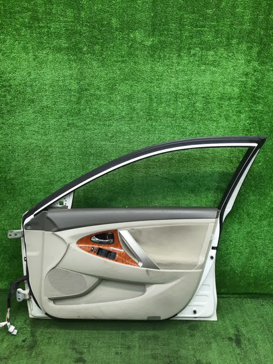 Дверь правая передняя TOYOTA CAMRY, ALTIS AHV40, GSV40, ACV40, ACV45, ACV40N, ACV45N 2176 4 ракурс
