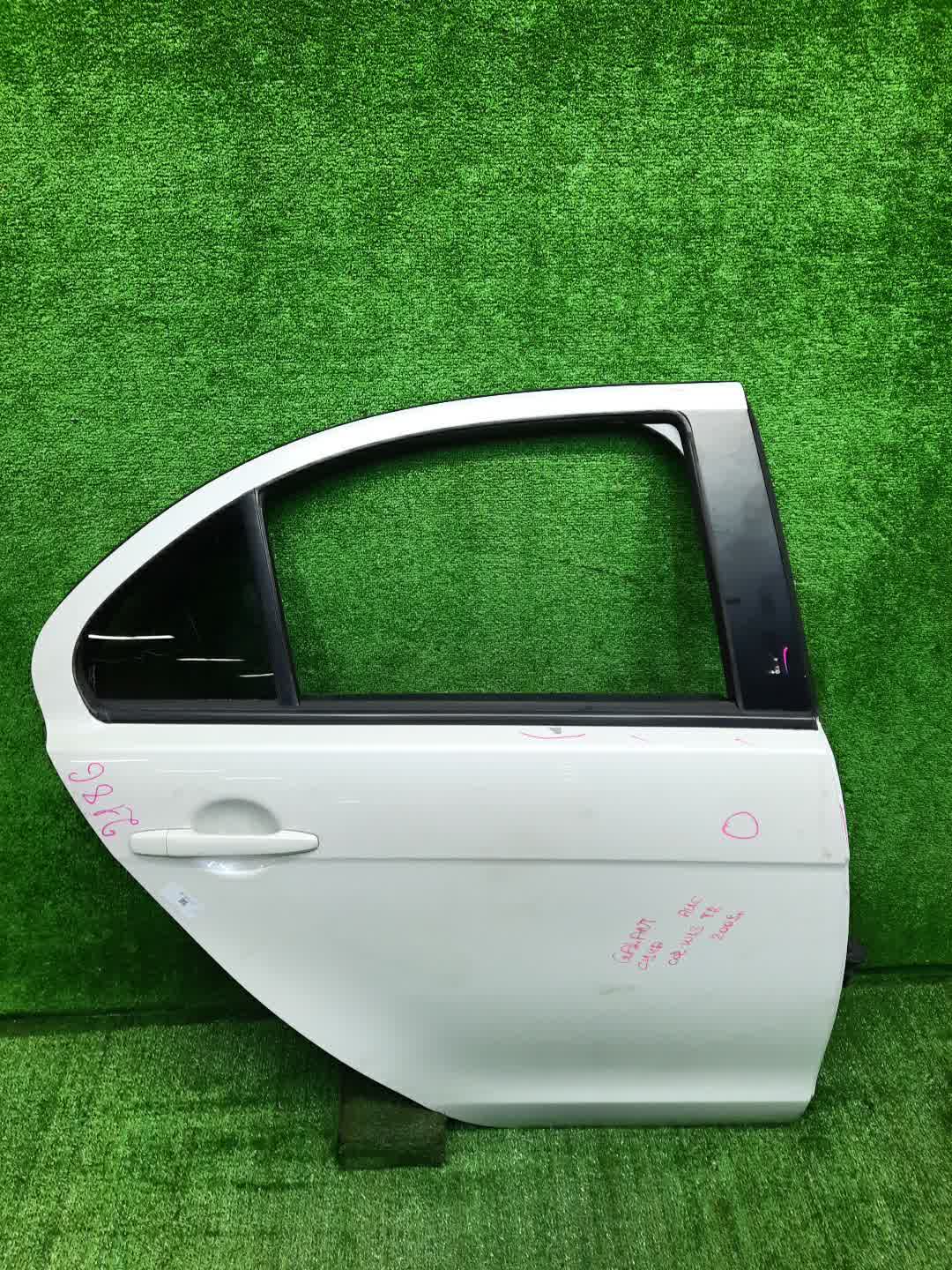 Дверь правая задняя MITSUBISHI LANCER, GALANT FORTIS CY4A, CY2A, CY3A, CY6A, CX6A, CX4A, CX3A 2186 1 ракурс Дверь правая задняя MITSUBISHI LANCER, GALANT FORTIS CY4A, CY2A, CY3A, CY6A, CX6A, CX4A, CX3A 2186 1 ракурс