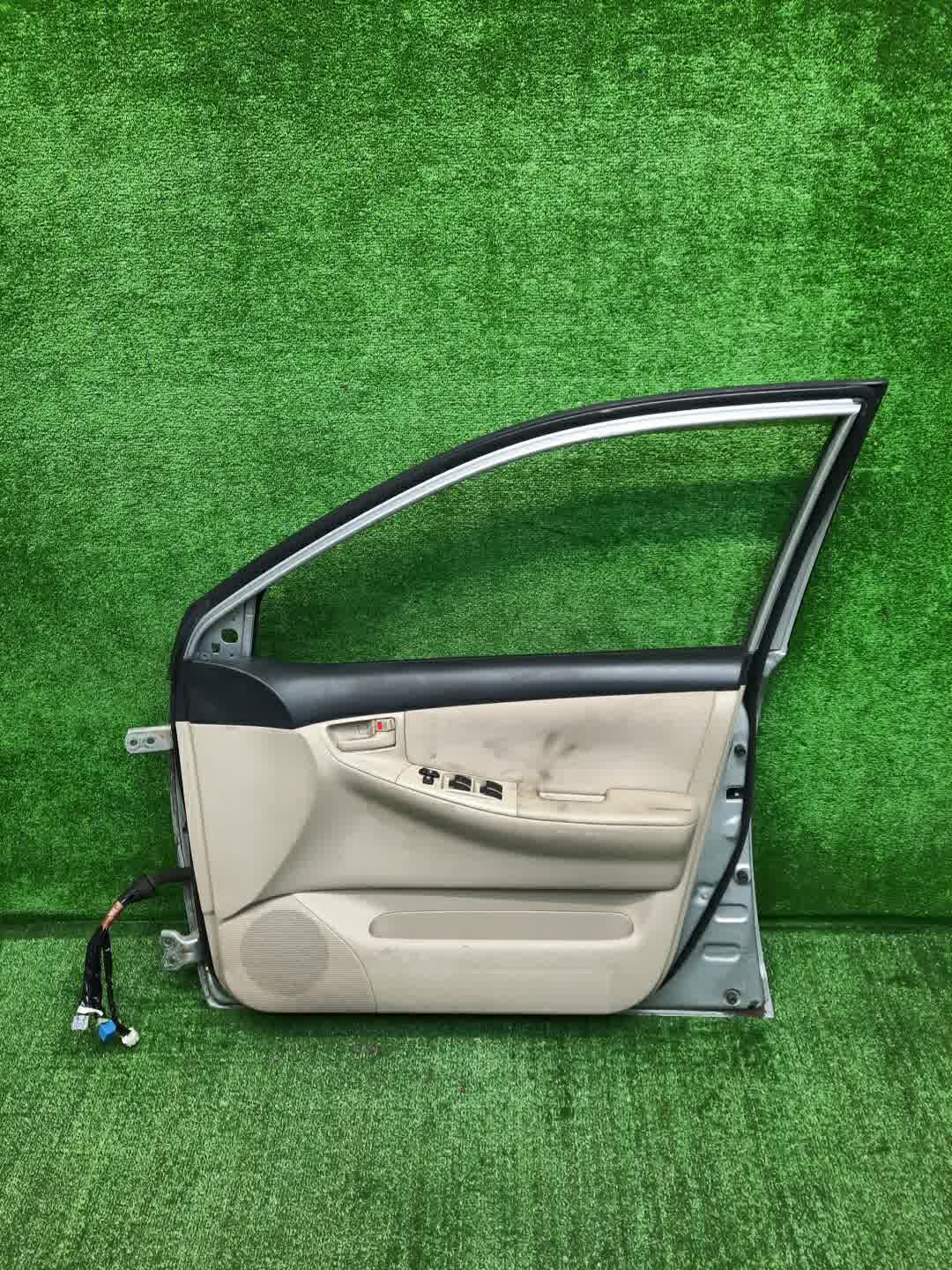 Дверь правая передняя TOYOTA COROLLA, COROLLA FIELDER, ALLEX, COROLLA RUNX ZZE124, NZE121, NZE120, ZZE122, NZE124, CE121, NZE121G, ZZE123G, ZZE124G, ZZE122G, NZE124G, ZZE123 2218 4 ракурс