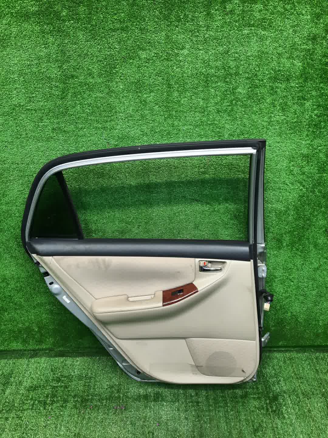 Дверь левая задняя TOYOTA ALLEX, COROLLA RUNX ZZE124, NZE121, NZE120, ZZE122, NZE124, ZZE123 2221 4 ракурс