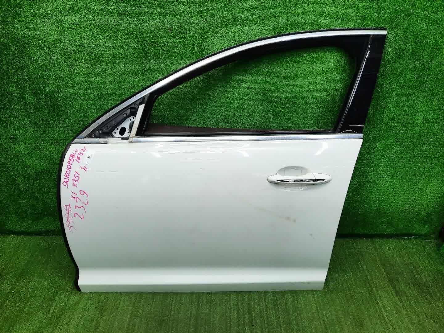 Дверь левая передняя JAGUAR XJ X351 2329 1 ракурс Дверь левая передняя JAGUAR XJ X351 2329 1 ракурс