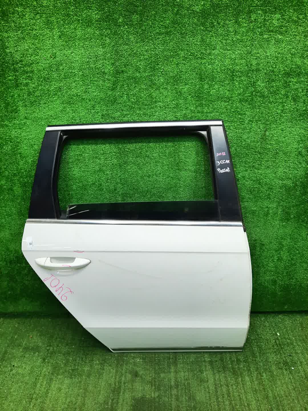 Дверь правая задняя VOLKSWAGEN PASSAT 365 2401 1 ракурс