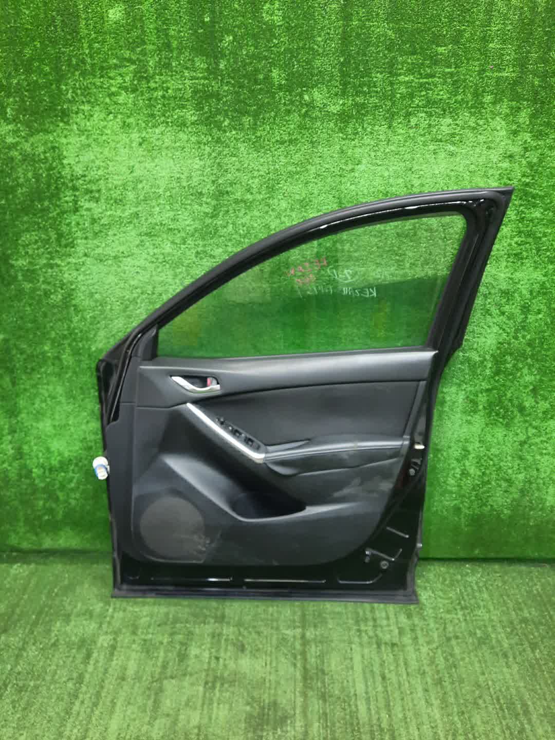 Дверь правая передняя MAZDA CX-5 KE5AW, KE5FW, KEEAW, KEEFW, KE2AW, KE2FW 2463 5 ракурс
