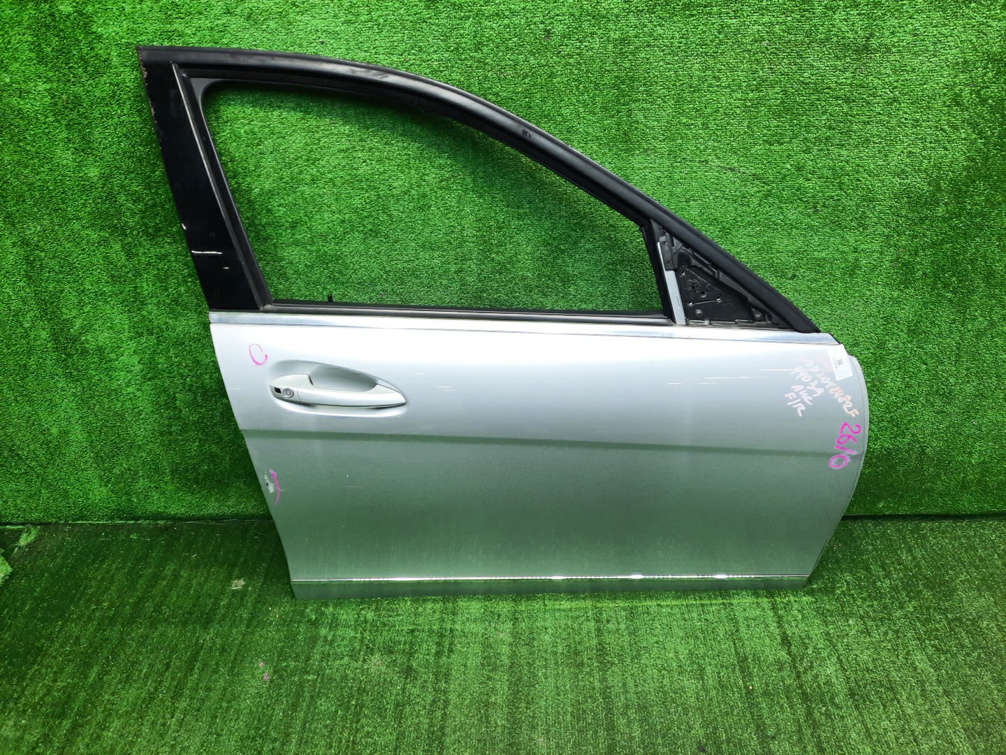 Дверь правая передняя MERCEDES-BENZ C-Class 204041, S204, 204248, 204241, 204254, W204.054, S204.254, 204249, 204049, W204.046, 204054, 204257, 204057, 204048, W204.048, W204.056, S204.256, 204047, 204077, 204052, 204277, 204247, 204252, 204507, W204 Дверь правая передняя MERCEDES-BENZ C-Class 204041, S204, 204248, 204241, 204254, W204.054, S204.254, 204249, 204049, W204.046, 204054, 204257, 204057, 204048, W204.048, W204.056, S204.256, 204047, 204077, 204052, 204277, 204247, 204252, 204507, W204