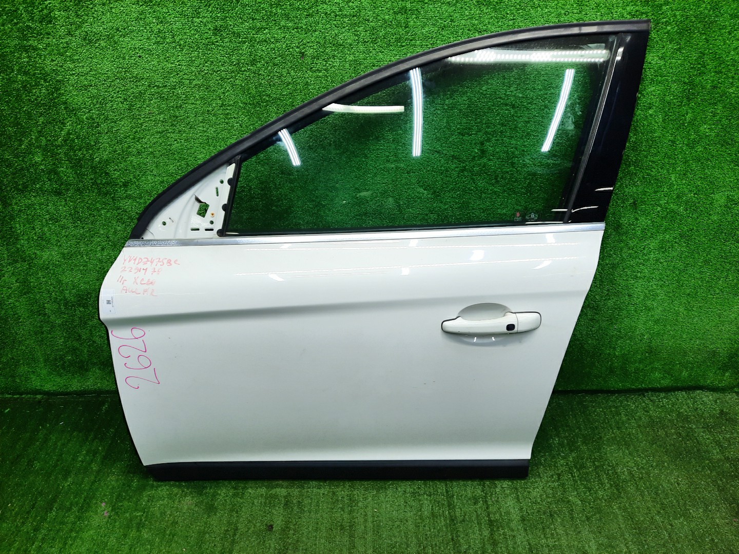 Дверь левая передняя VOLVO XC60 DZ44, DZ47, DZ80, DZ99, DZ40, DZ, DZ31, DZ52, DZ69, DZ70, DZ71, DZ72, DZ82, DZ83, DZ87, DZ88, DZ95, DZ90, DZ98 2626 1 ракурс