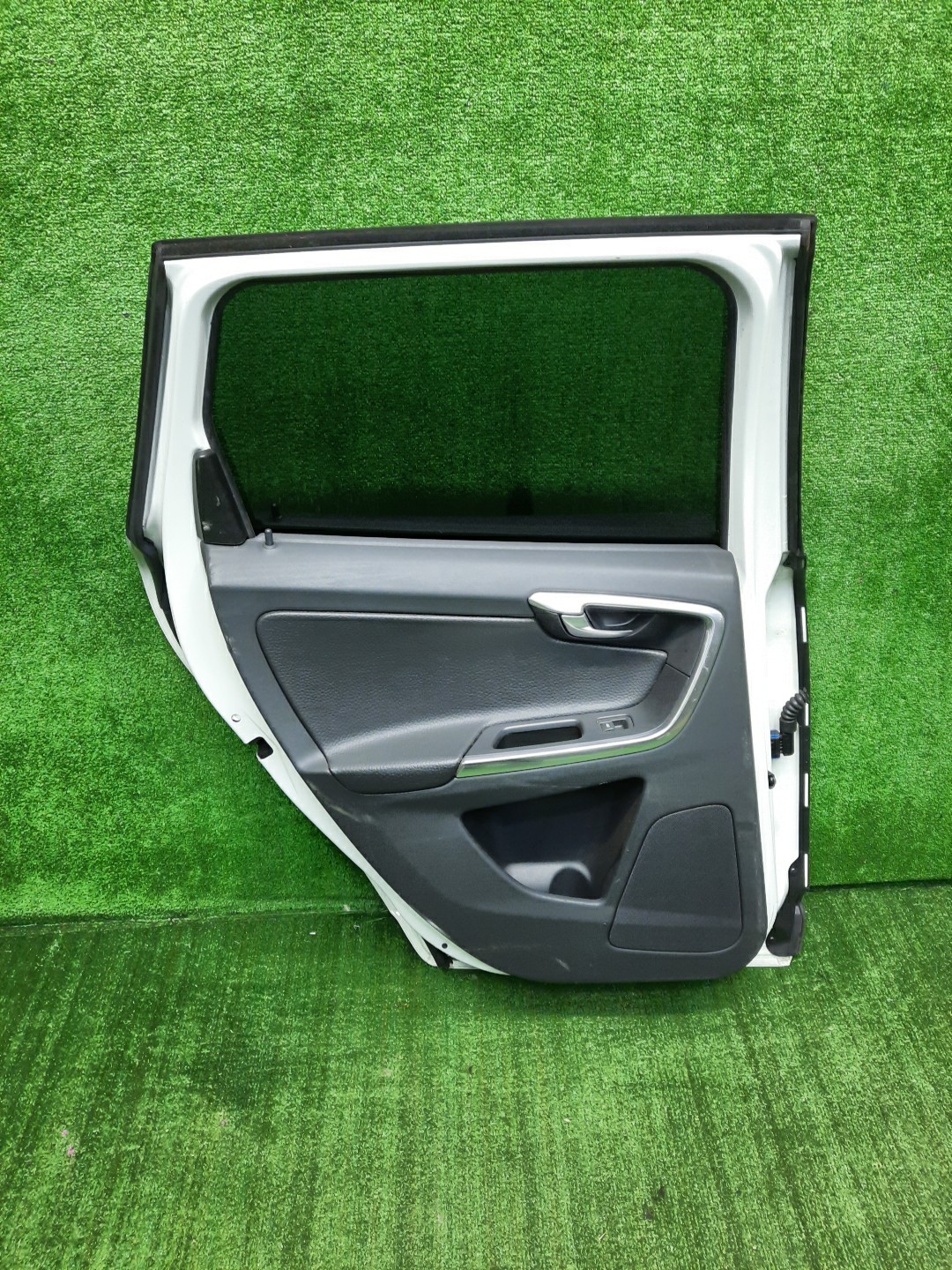 Дверь левая задняя VOLVO XC60 DZ44, DZ47, DZ80, DZ99, DZ40, DZ, DZ31, DZ52, DZ69, DZ70, DZ71, DZ72, DZ82, DZ83, DZ87, DZ88, DZ95, DZ90, DZ98 2627 3 ракурс