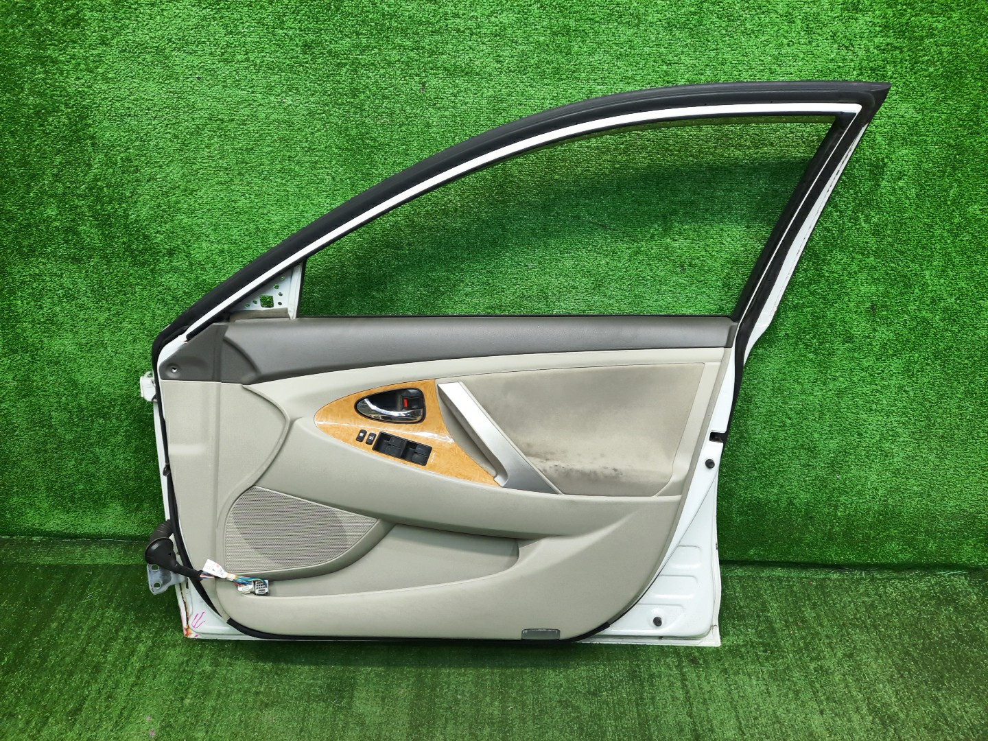 Дверь правая передняя TOYOTA CAMRY, ALTIS AHV40, GSV40, ACV40, ACV45, ACV40N, ACV45N 2696 4 ракурс