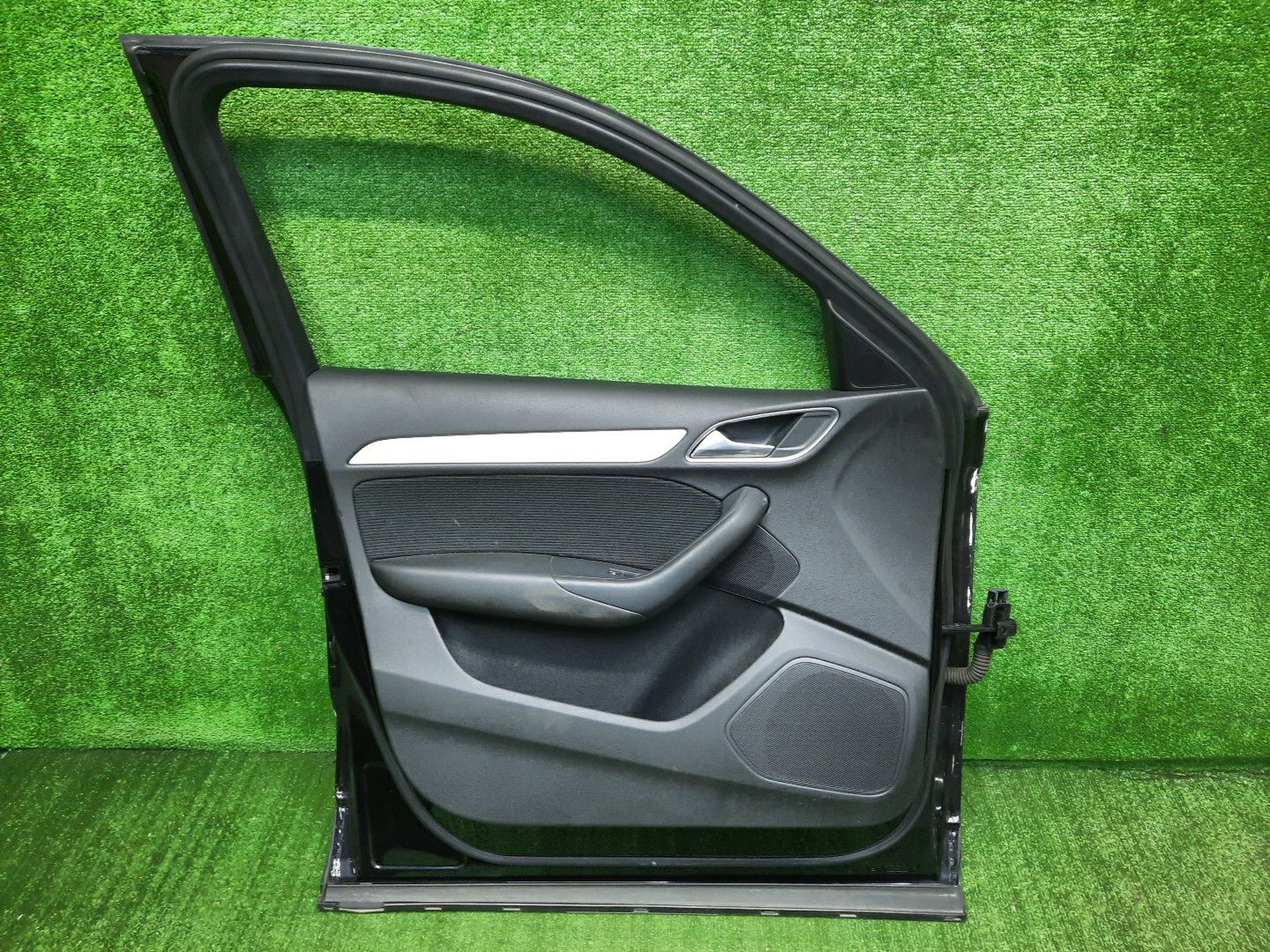Дверь левая передняя AUDI Q3 8UB 2795 5 ракурс