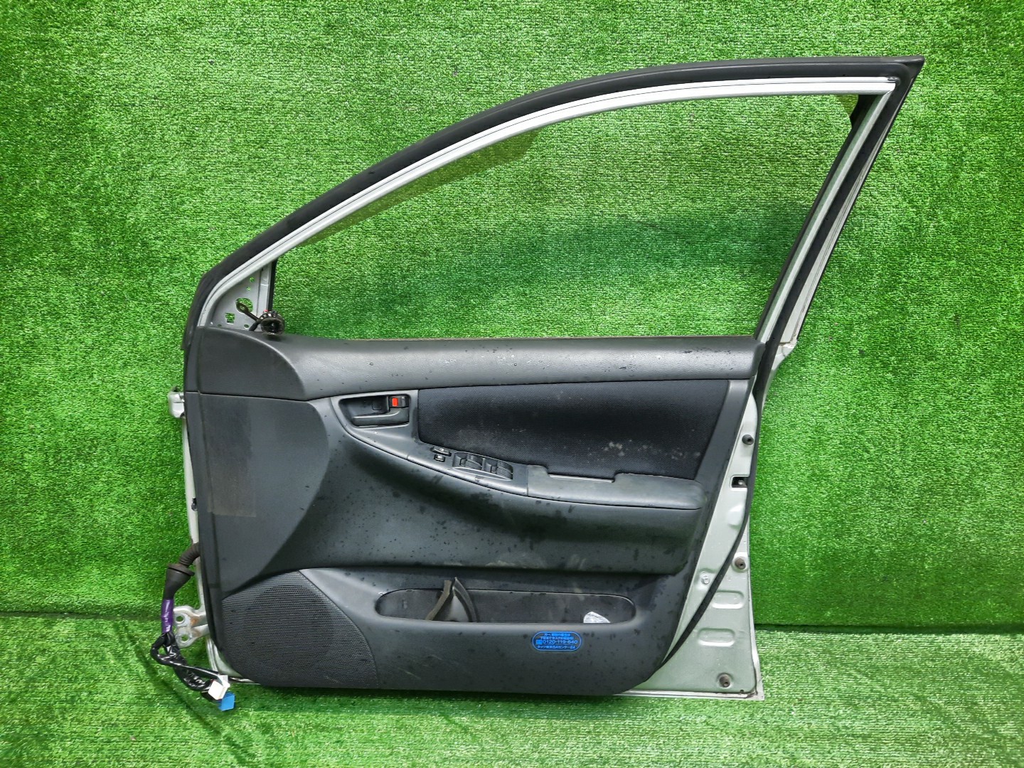 Дверь правая передняя TOYOTA COROLLA, COROLLA FIELDER, ALLEX, COROLLA RUNX ZZE124, NZE121, NZE120, ZZE122, NZE124, CE121, NZE121G, ZZE123G, ZZE124G, ZZE122G, NZE124G, ZZE123 2835 3 ракурс