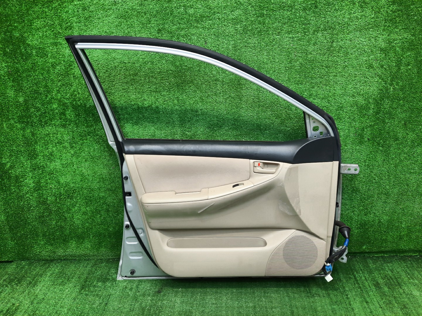 Дверь левая передняя TOYOTA COROLLA, COROLLA FIELDER, ALLEX, COROLLA RUNX ZZE124, NZE121, NZE120, ZZE122, NZE124, CE121, NZE121G, ZZE123G, ZZE124G, ZZE122G, NZE124G, ZZE123 2895 5 ракурс