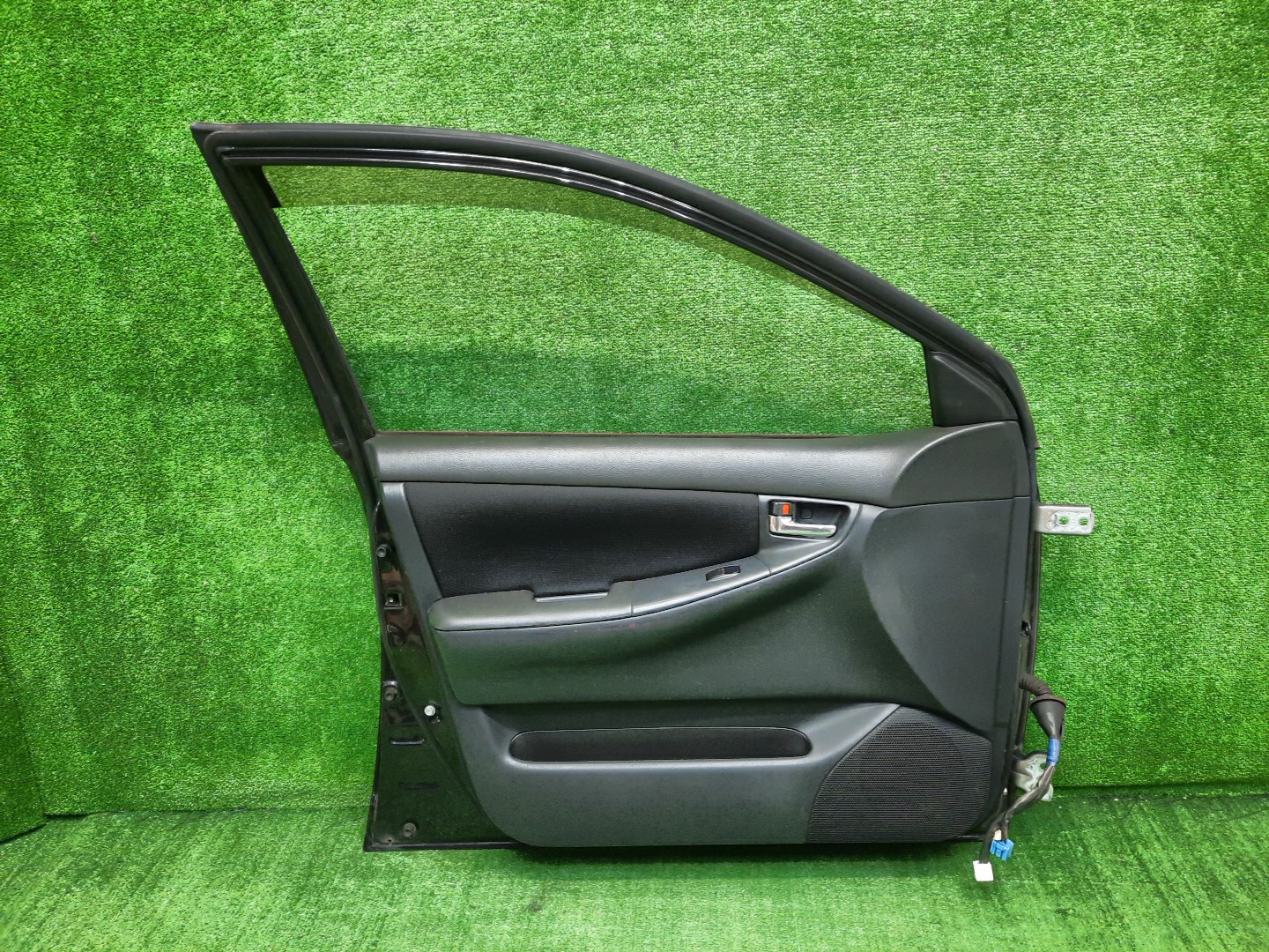 Дверь левая передняя TOYOTA COROLLA, COROLLA FIELDER, ALLEX, COROLLA RUNX ZZE124, NZE121, NZE120, ZZE122, NZE124, CE121, NZE121G, ZZE123G, ZZE124G, ZZE122G, NZE124G, ZZE123 2908 3 ракурс