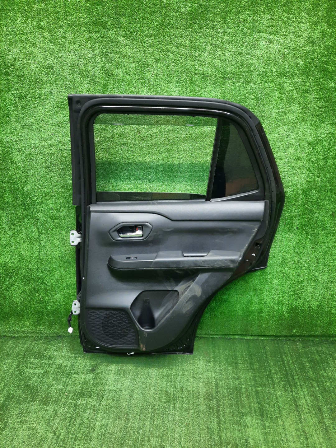 Дверь правая задняя TOYOTA RAIZE, ROCKY A200A, A210A, A201A, A202A, A200S, A210S, A202S, A201S 2825 2 ракурс