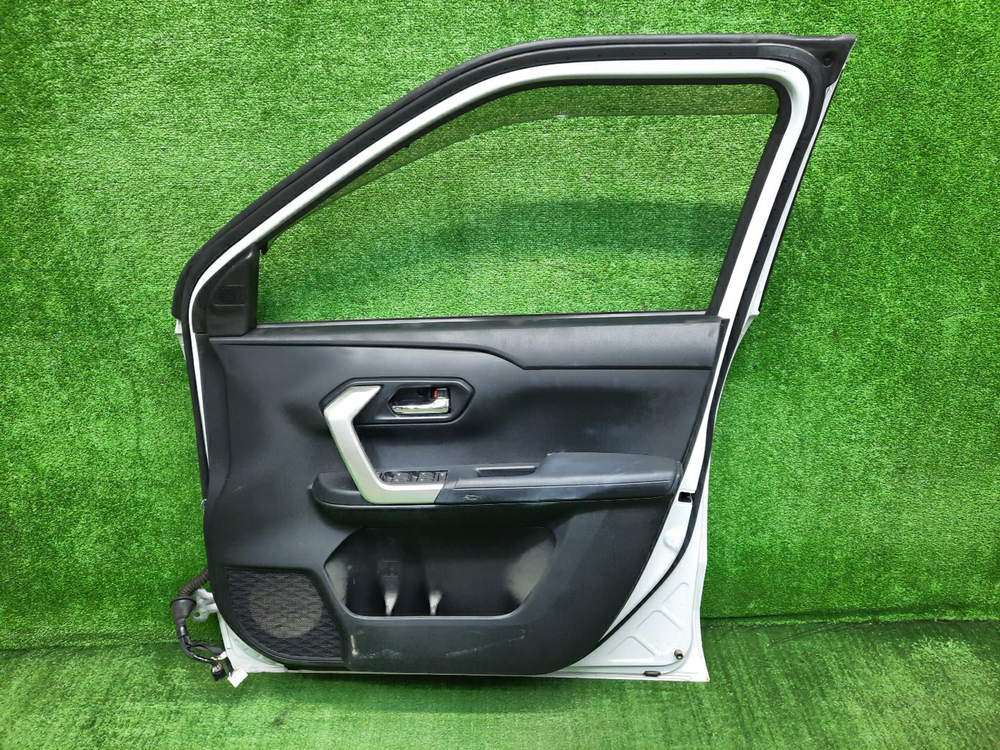 Дверь правая передняя TOYOTA RAIZE, ROCKY A200A, A210A, A201A, A202A, A200S, A210S, A202S, A201S 2834 3 ракурс