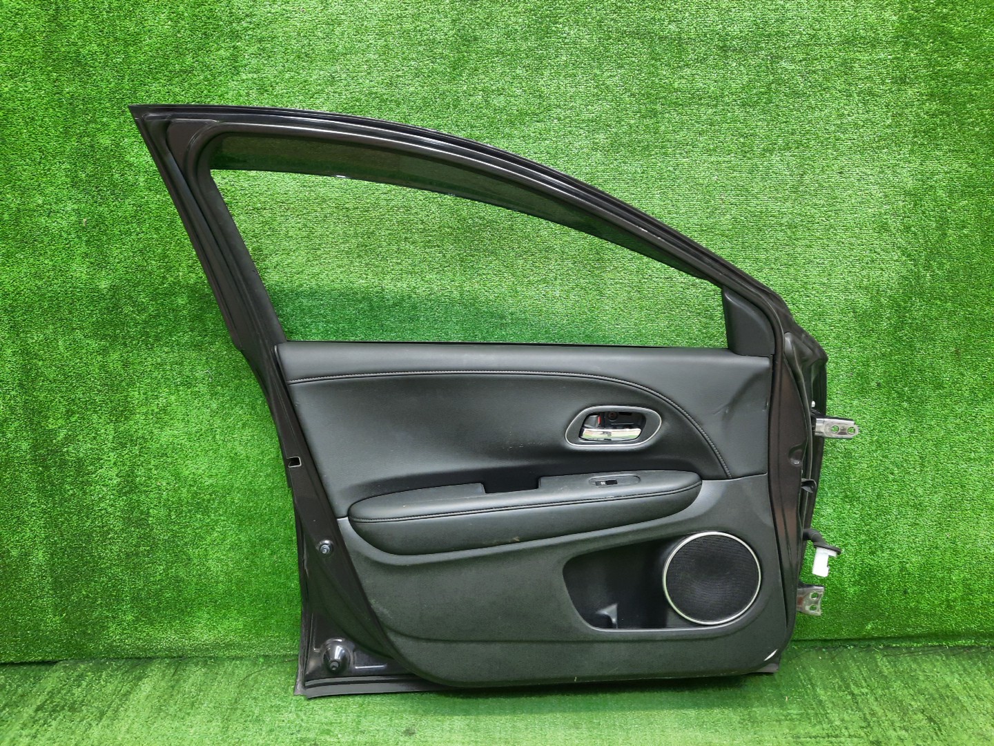 Дверь левая передняя HONDA VEZEL RU1, RU3, RU4, RU2 2977 3 ракурс