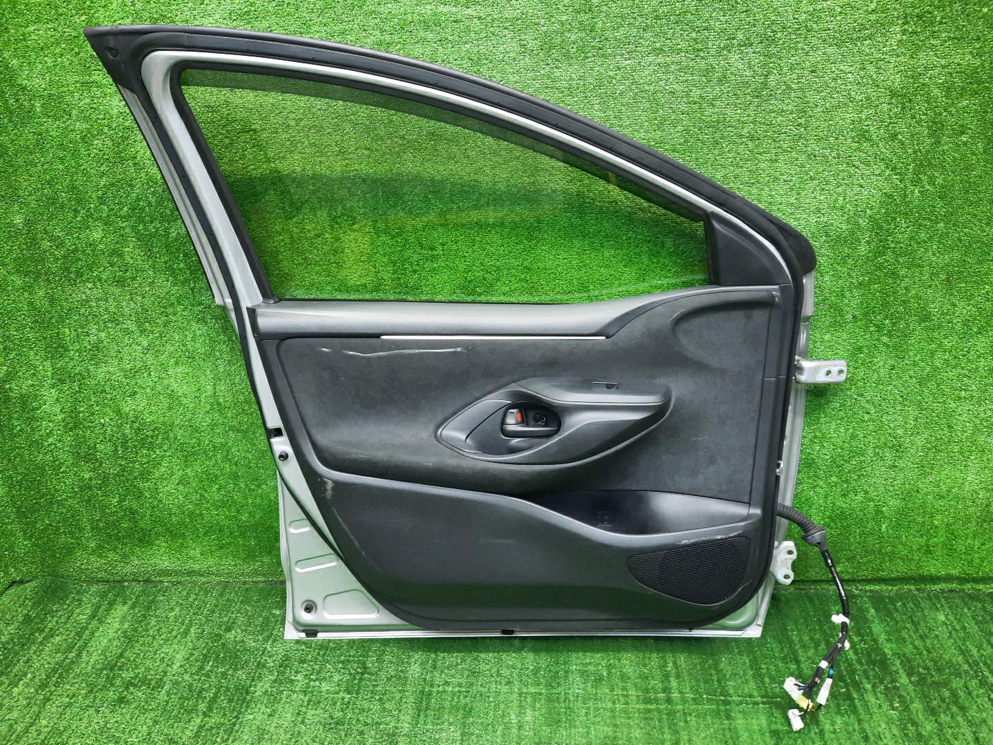 Дверь левая передняя TOYOTA YARIS MXPH10, MXPH15, KSP210, MXPA10, MXPA15 3067 3 ракурс