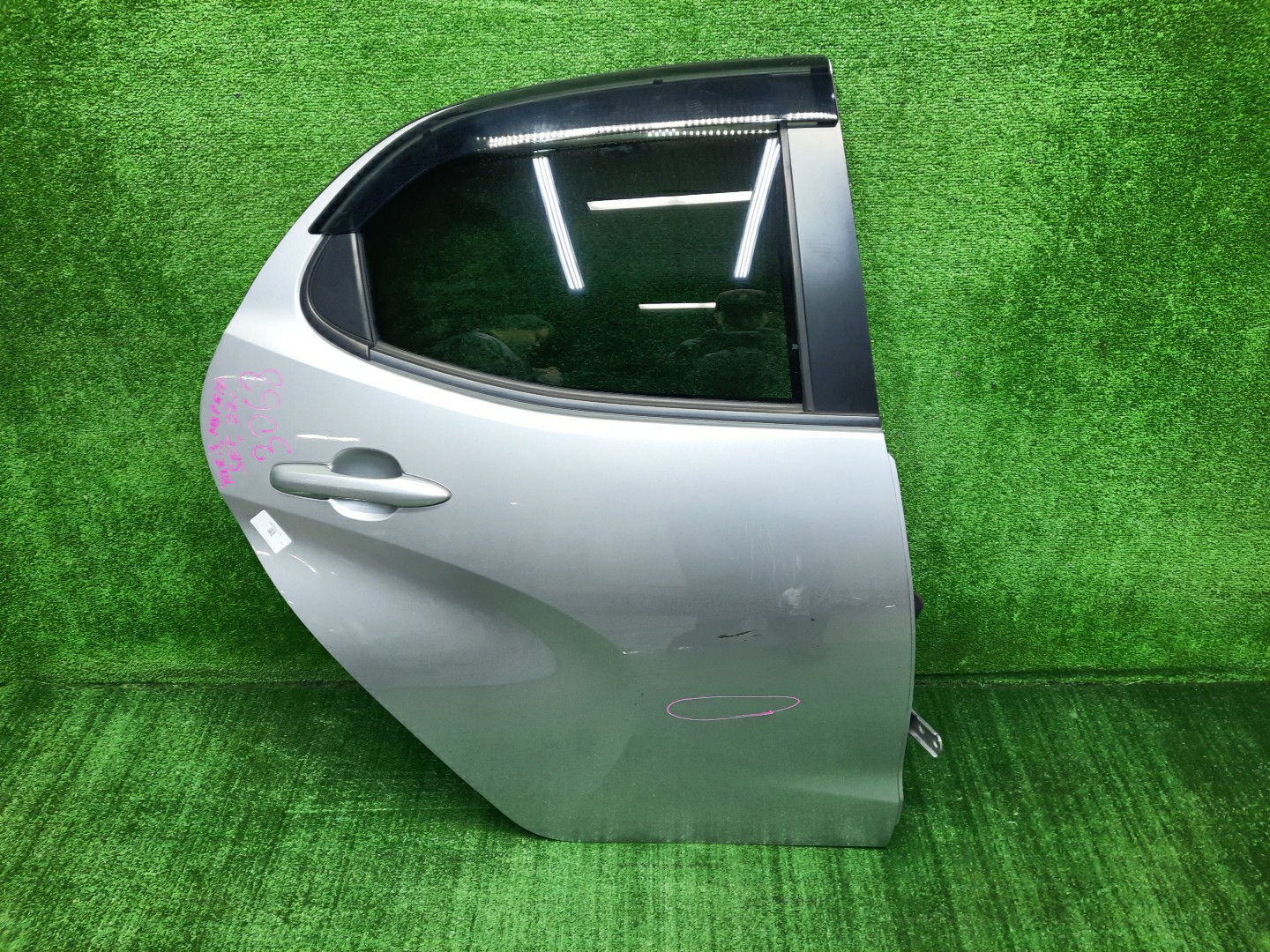 Дверь правая задняя TOYOTA YARIS MXPH10, MXPH15, KSP210, MXPA10, MXPA15 3068 1 ракурс