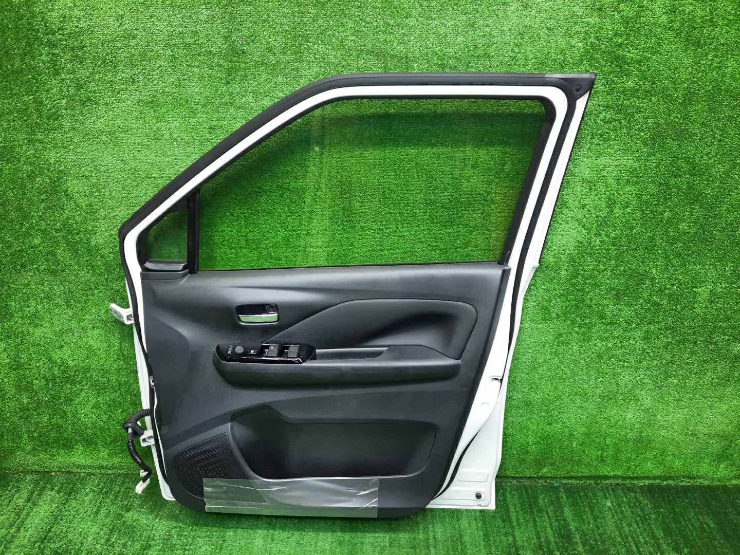 Дверь правая передняя NISSAN DAYZ B45W, B43W, B46W, B47W, B48W, B44W 3073 4 ракурс