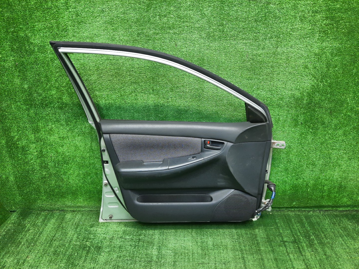 Дверь левая передняя TOYOTA COROLLA, COROLLA FIELDER, ALLEX, COROLLA RUNX ZZE124, NZE121, NZE120, ZZE122, NZE124, CE121, NZE121G, ZZE123G, ZZE124G, ZZE122G, NZE124G, ZZE123 3135 3 ракурс
