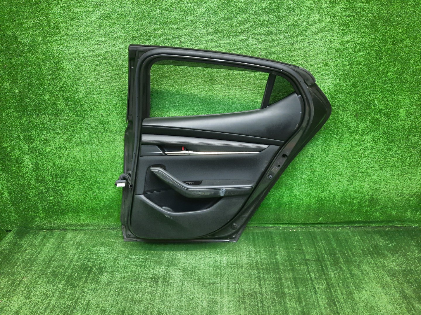 Дверь правая задняя MAZDA MAZDA 3, 3 BPEP, BP8P, BP5P, BPFP, BPFJ3P, BPFJ3R, BP5R, BP, BPEK3R, BP8R 3141 2 ракурс