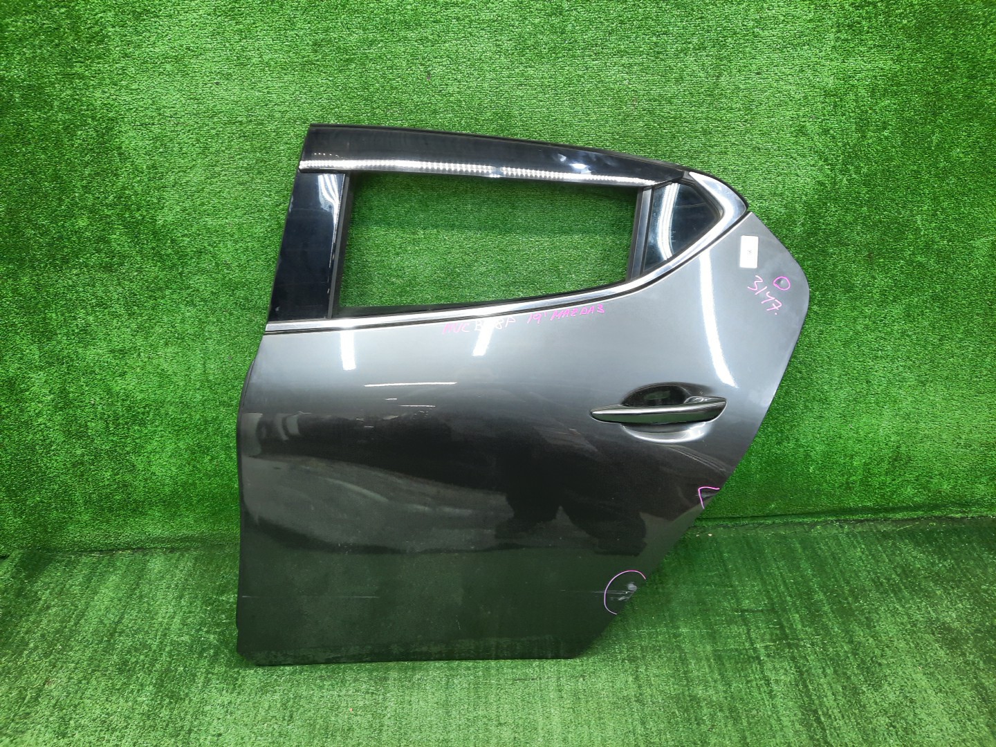 Дверь левая задняя MAZDA MAZDA 3, 3 BPEP, BP8P, BP5P, BPFP, BPFJ3P, BPFJ3R, BP5R, BP, BPEK3R, BP8R 3147 1 ракурс