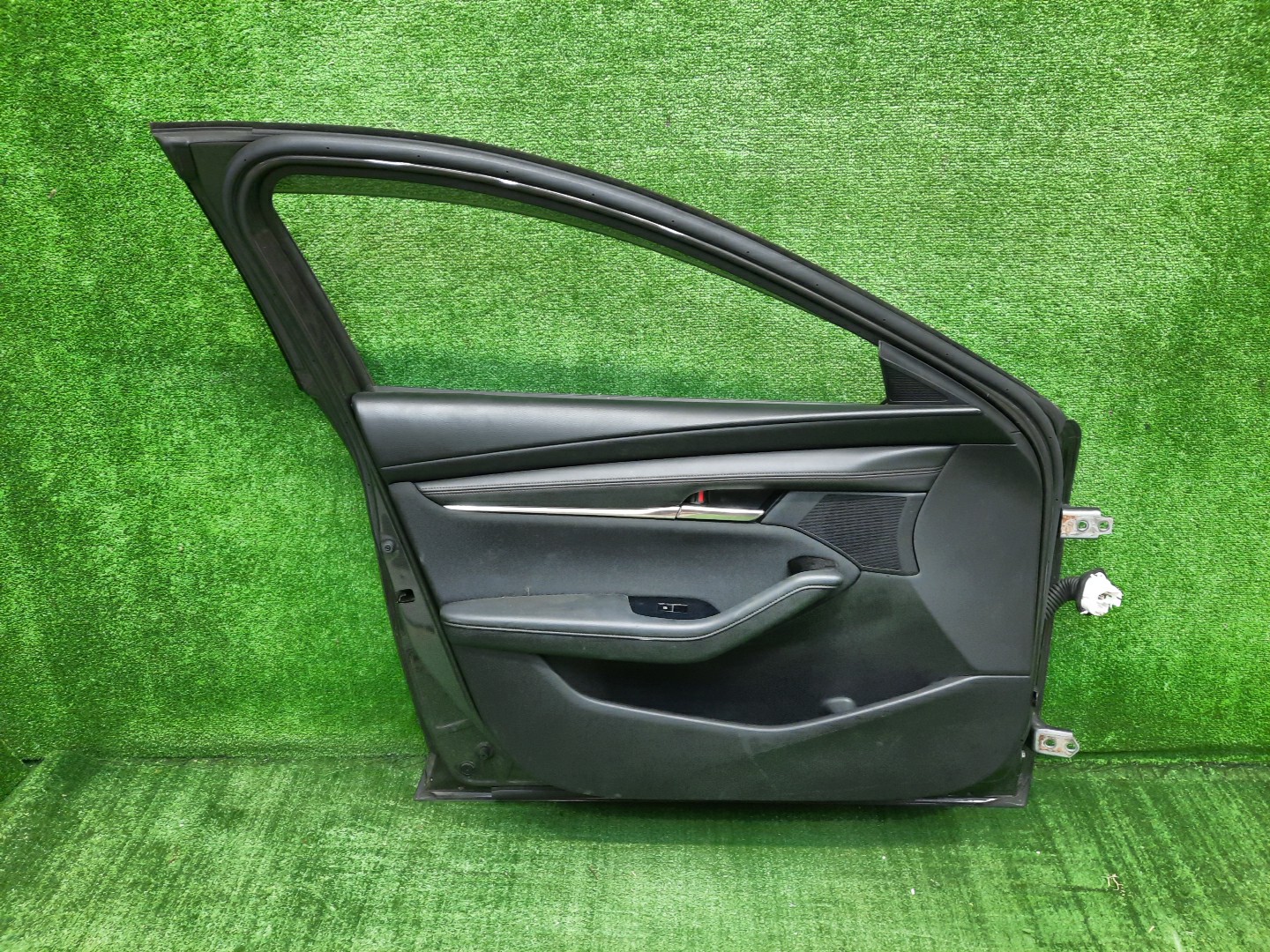 Дверь левая передняя MAZDA MAZDA 3, 3 BPEP, BP8P, BP5P, BPFP, BPFJ3P, BPFJ3R, BP5R, BP, BPEK3R, BP8R 3151 4 ракурс