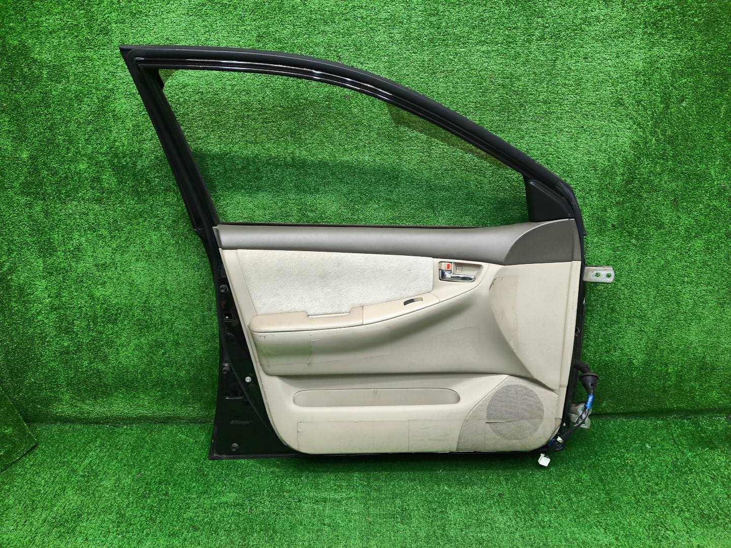 Дверь левая передняя TOYOTA COROLLA, COROLLA FIELDER, ALLEX, COROLLA RUNX ZZE124, NZE121, NZE120, ZZE122, NZE124, CE121, NZE121G, ZZE123G, ZZE124G, ZZE122G, NZE124G, ZZE123 3260 3 ракурс