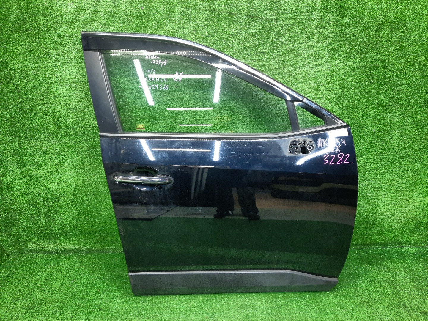 Дверь правая передняя TOYOTA RAV4 AXAH54 3282 1 ракурс