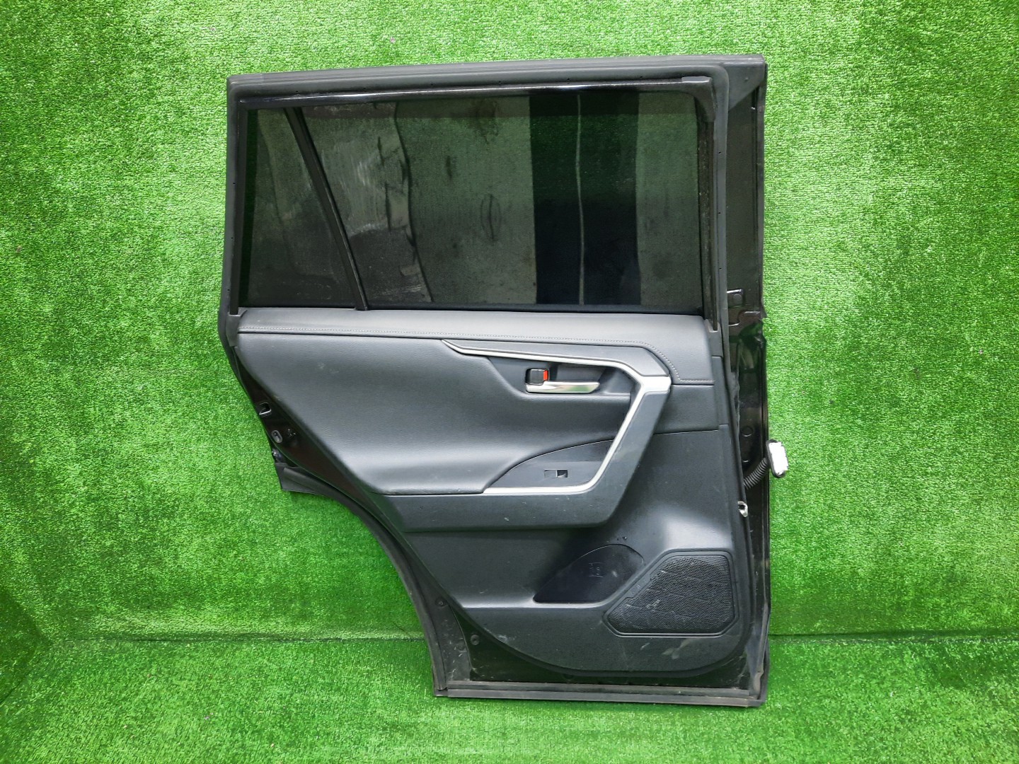 Дверь левая задняя TOYOTA RAV4 AXAH54 3285 3 ракурс