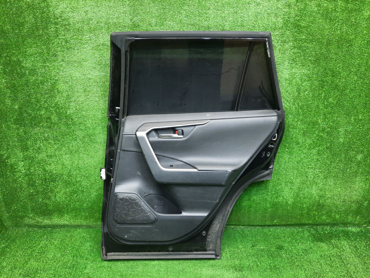 Дверь правая задняя TOYOTA RAV4 AXAH54 3286 4 ракурс