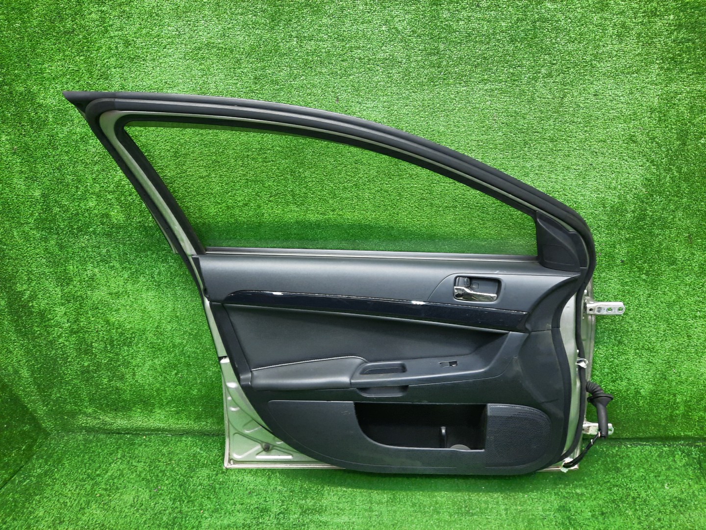 Дверь левая передняя MITSUBISHI LANCER, GALANT FORTIS CY4A, CY2A, CY3A, CY6A, CX6A, CX4A, CX3A 3291 3 ракурс