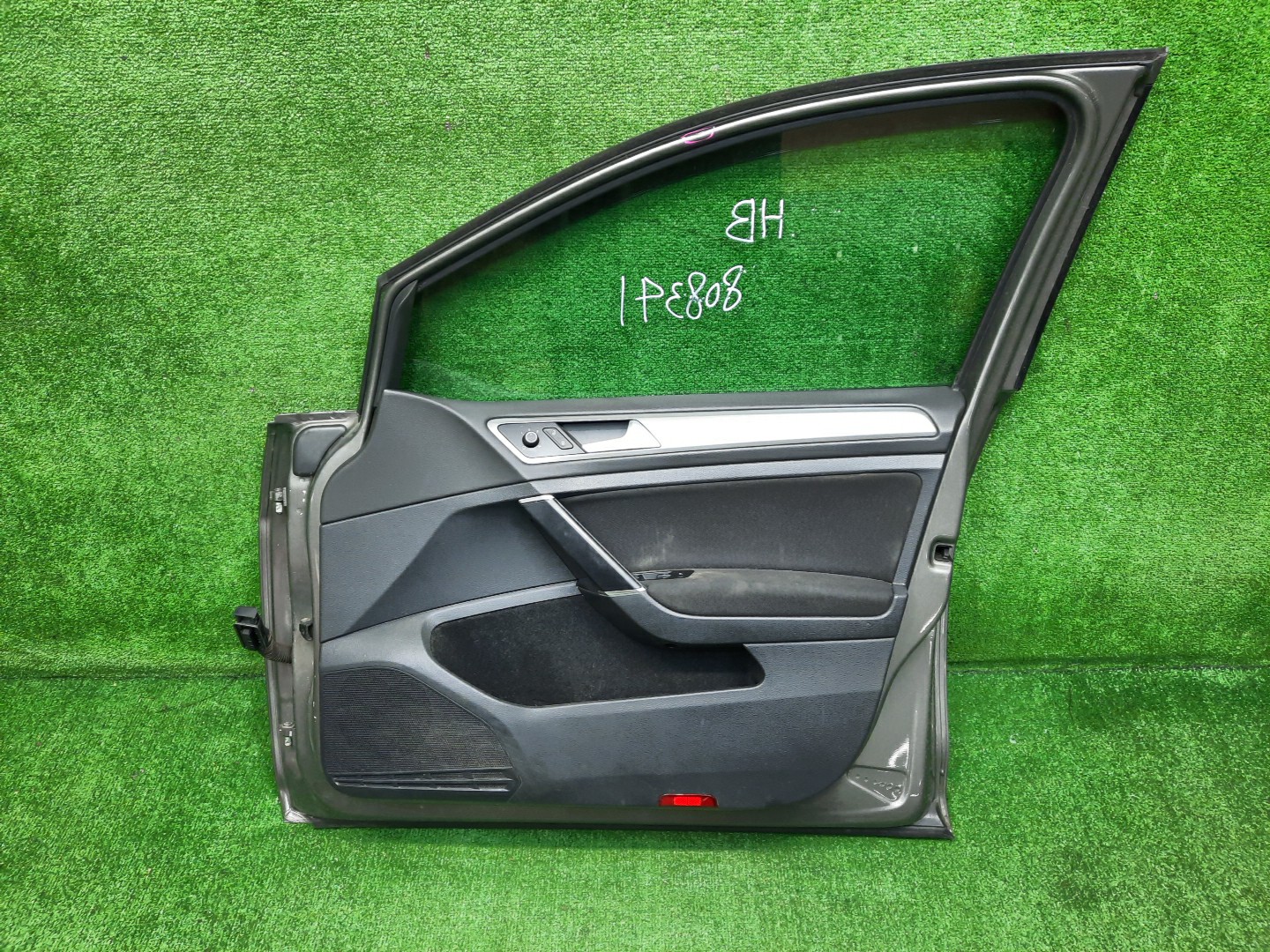 Дверь правая передняя VOLKSWAGEN GOLF MK7, 5G1 3300 2 ракурс