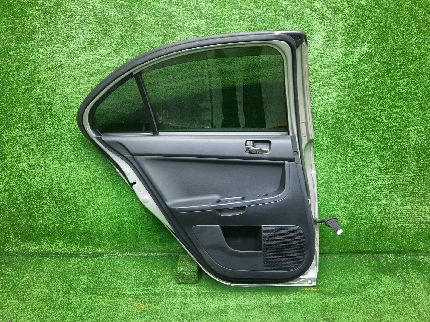Дверь левая задняя MITSUBISHI LANCER, GALANT FORTIS CY4A, CY2A, CY3A, CY6A, CX6A, CX4A, CX3A 3334 4 ракурс