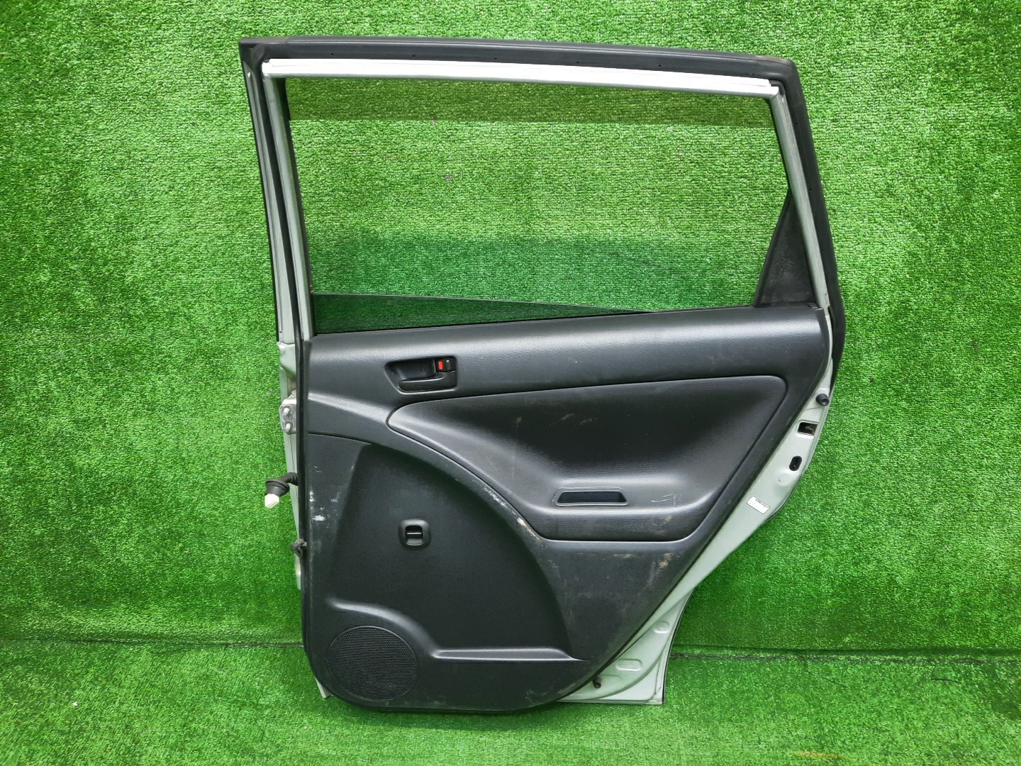Дверь правая задняя TOYOTA VOLTZ ZZE136, ZZE137, ZZE138, ZZE136, ZZE137, ZZE138 3363 3 ракурс