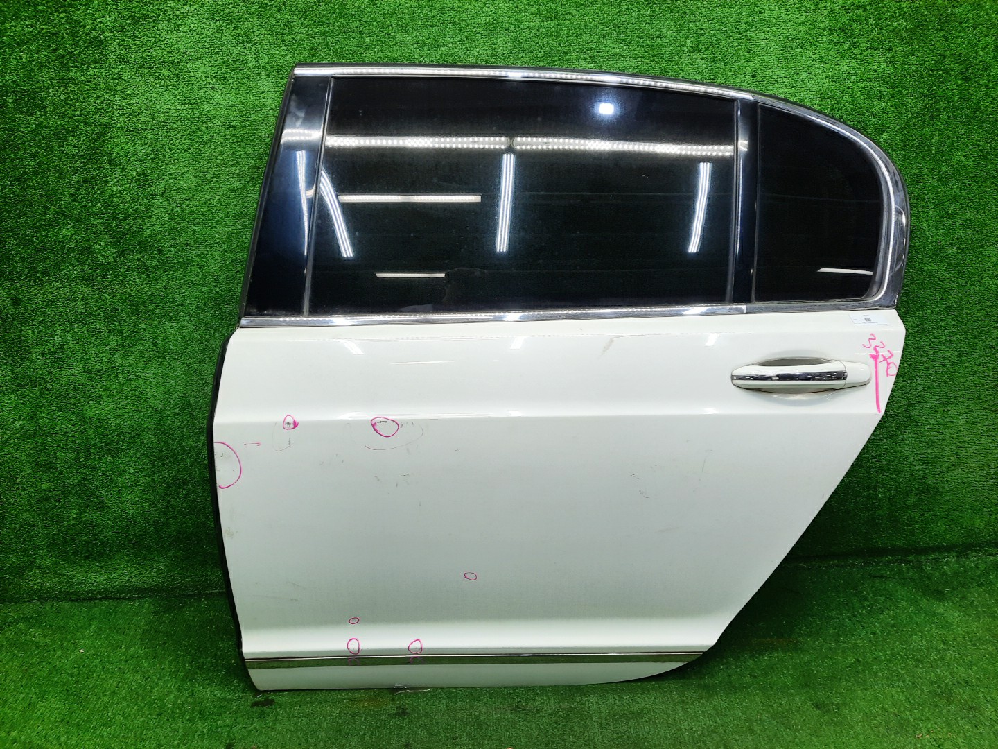 Дверь левая задняя BENTLEY FLYING SPUR 3W2 3370 1 ракурс