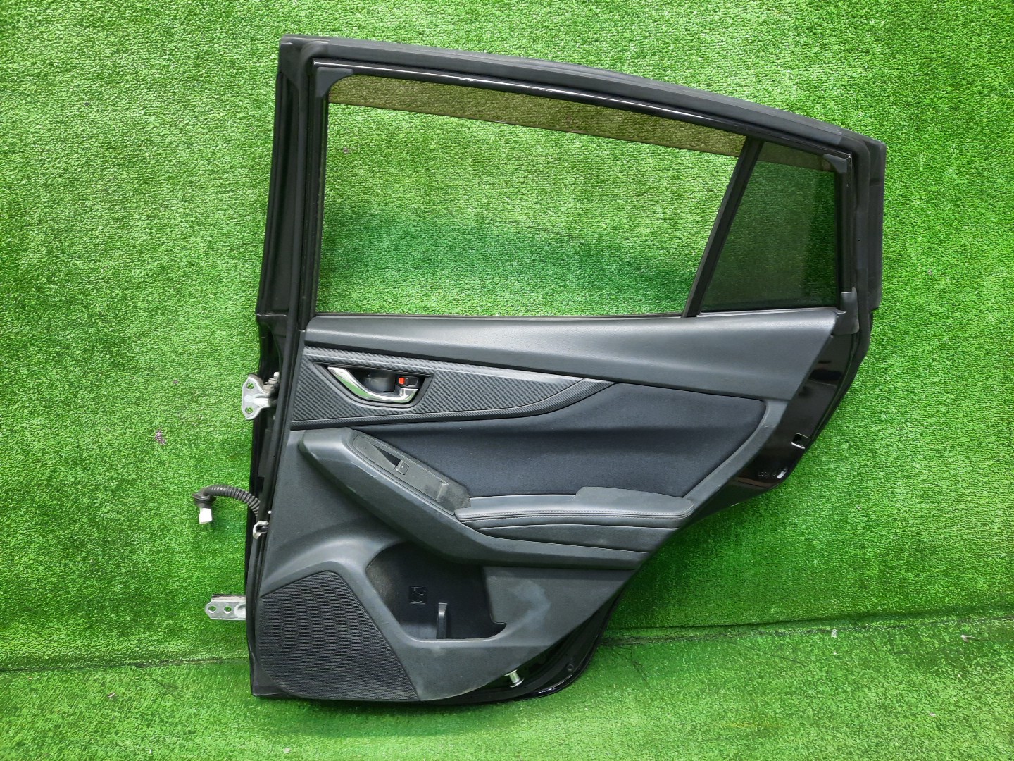Дверь правая задняя SUBARU IMPREZA GT3, GT2, GT6, GT7 3375 2 ракурс