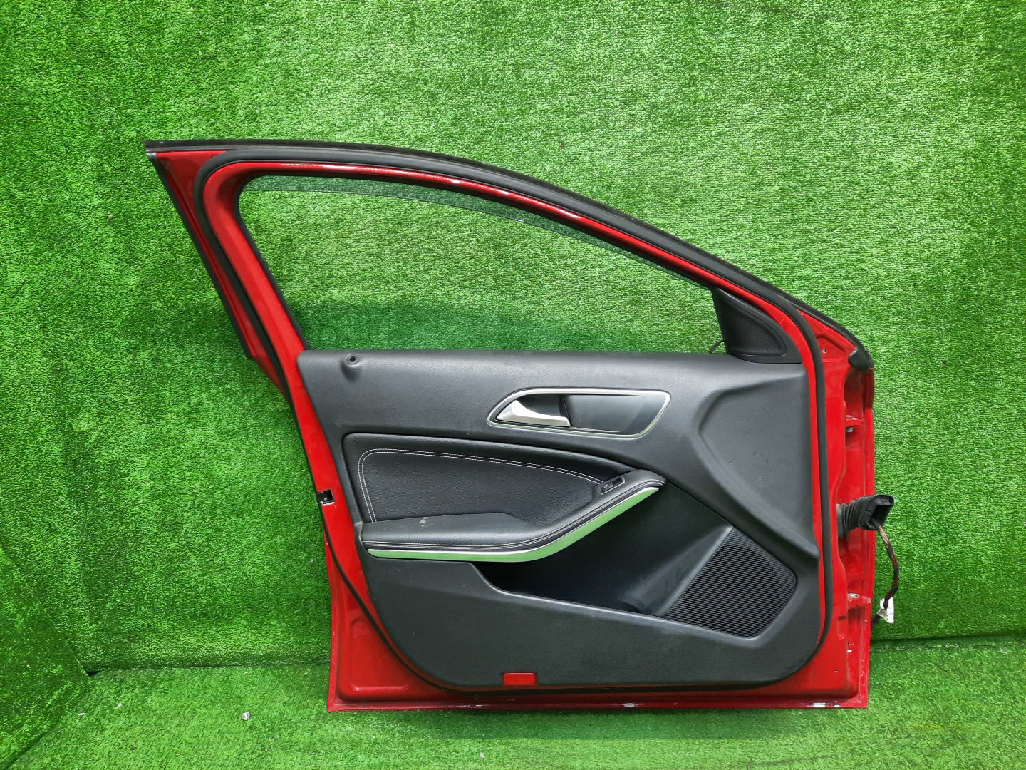 Дверь левая передняя MERCEDES-BENZ A-Class W176 3383 3 ракурс