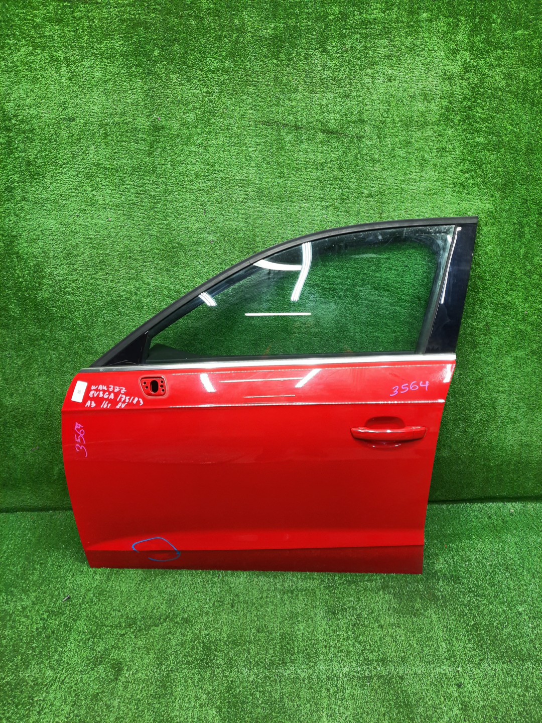 Дверь левая передняя AUDI A3 8VA, 8V1 3564 1 ракурс