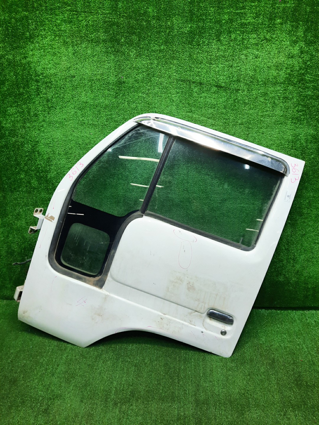 Дверь левая передняя NISSAN ATLAS F23, P4F23, J2F23, SH4F23, M2F23, K2F23, K4F23, R2F23, SR2F23, H4F23, R4F23, P2F23, P8F23, N6F23, M6F23, R8F23, P6F23, SR4F23, SN6F23, N2F23 3613 1 ракурс Дверь левая передняя NISSAN ATLAS F23, P4F23, J2F23, SH4F23, M2F23, K2F23, K4F23, R2F23, SR2F23, H4F23, R4F23, P2F23, P8F23, N6F23, M6F23, R8F23, P6F23, SR4F23, SN6F23, N2F23 3613 1 ракурс