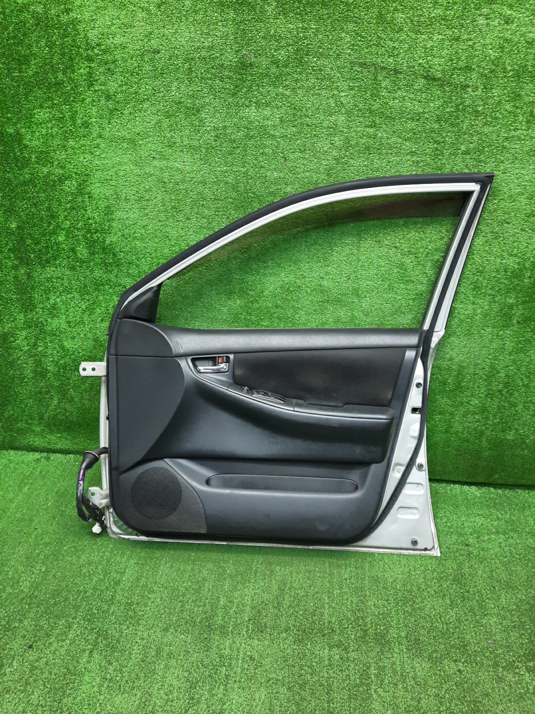 Дверь правая передняя TOYOTA COROLLA, COROLLA FIELDER, ALLEX, COROLLA RUNX ZZE124, NZE121, NZE120, ZZE122, NZE124, CE121, NZE121G, ZZE123G, ZZE124G, ZZE122G, NZE124G, ZZE123 3642 3 ракурс