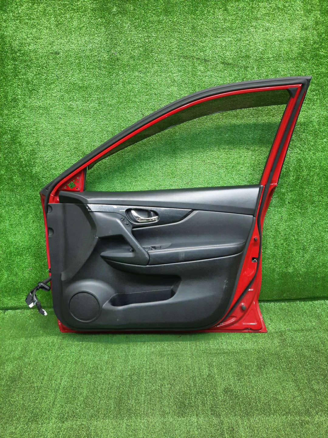 Дверь правая передняя NISSAN X-TRAIL HT32, T32, HNT32, NT32 3703 3 ракурс