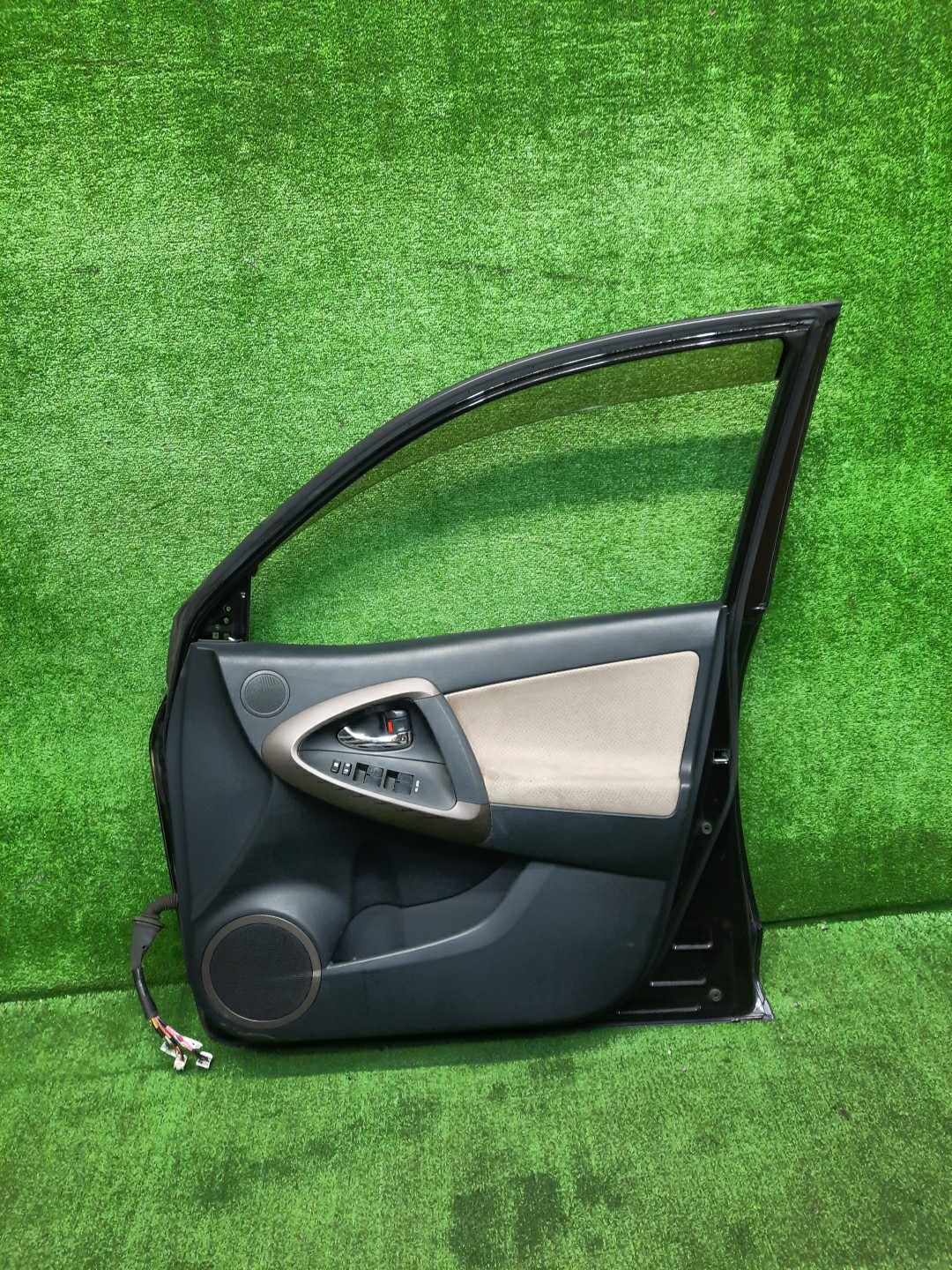 Дверь правая передняя TOYOTA RAV4, VANGUARD ZSA30, ZSA35, ACA31W, ACA33W, ACA36W, ACA30W, ACA38W, GSA33W 3736 2 ракурс