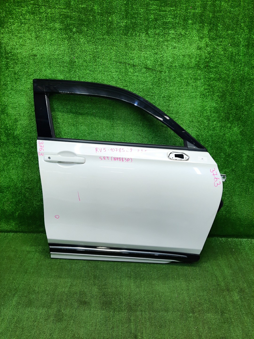 Дверь правая передняя HONDA VEZEL RV5 3763 1 ракурс