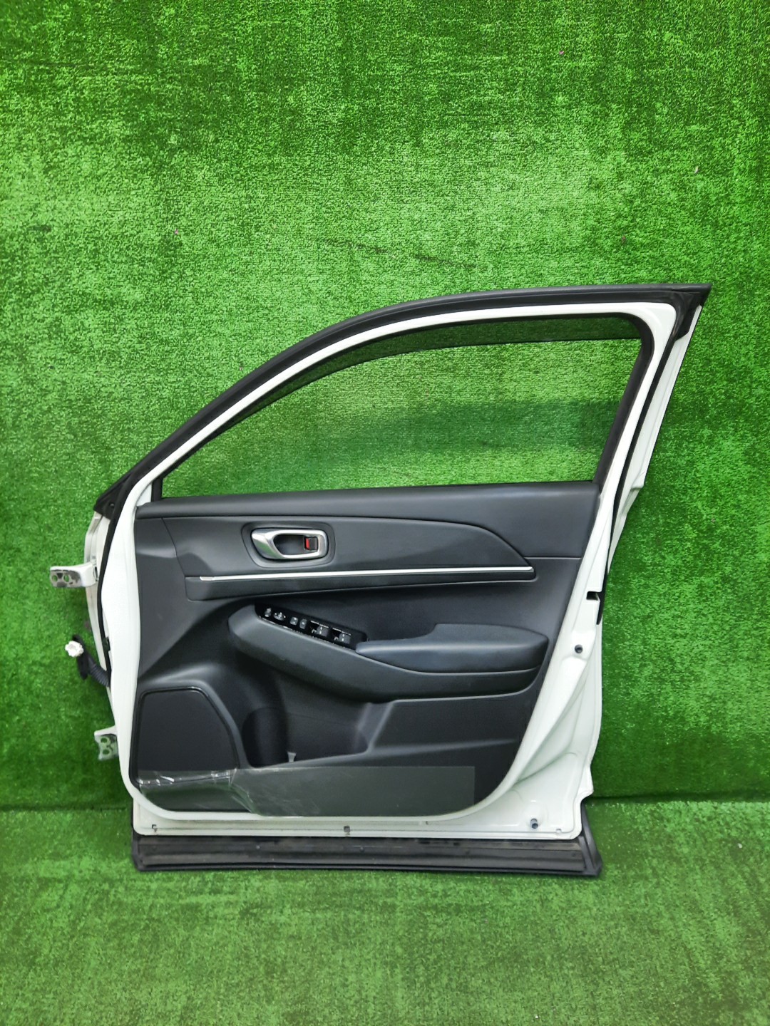 Дверь правая передняя HONDA VEZEL RV5 3763 3 ракурс