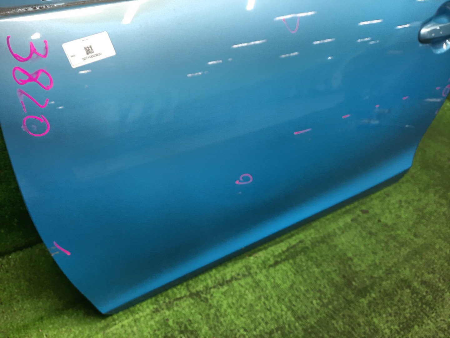 Дверь левая передняя TOYOTA AQUA NHP10 3820 3 ракурс