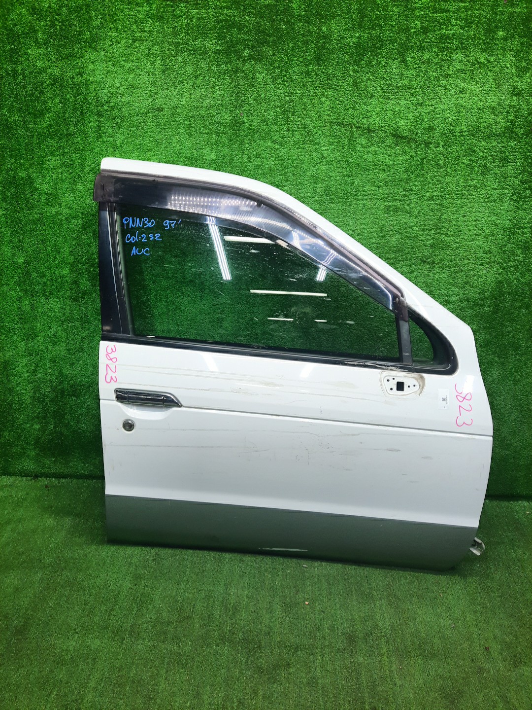 Дверь правая передняя NISSAN RNESSA N30, NN30, PNN30 3823 1 ракурс